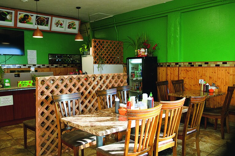 女性店主が温かく迎えてくれる癒しの空間は、ベトナム語で親切を意味するniuという店名がぴったり。