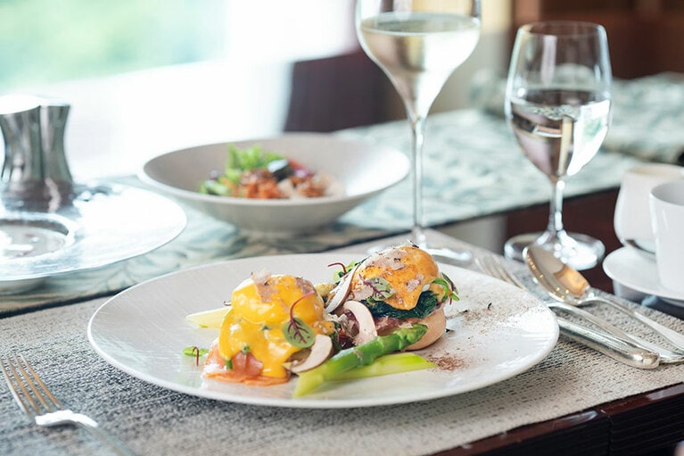 「プレミアム・ブレックファースト」7,400円。サービス料15％別途。