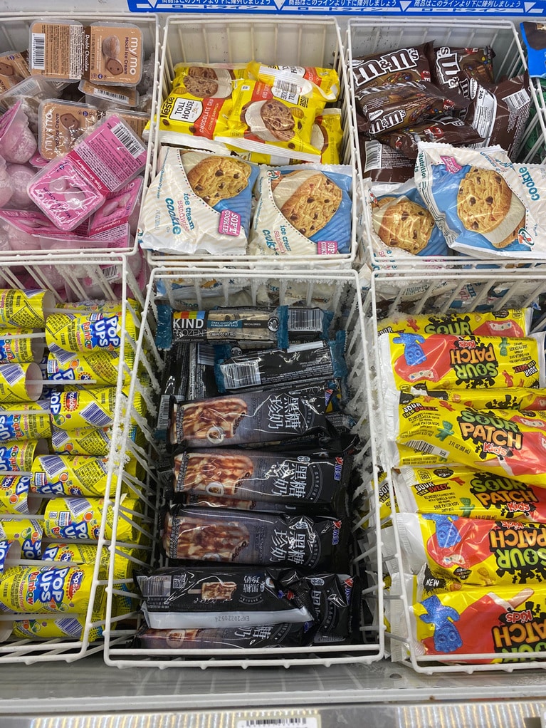 セブンイレブンには「小美」のバラ売りも！　１本 2.99ドル。