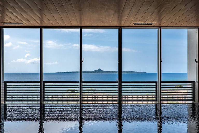 夜もいいが朝も素晴らしい景色。