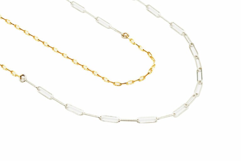 RadiantSquare Necklace 38,500円／RIEUK