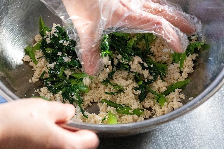 春菊と混ぜる。