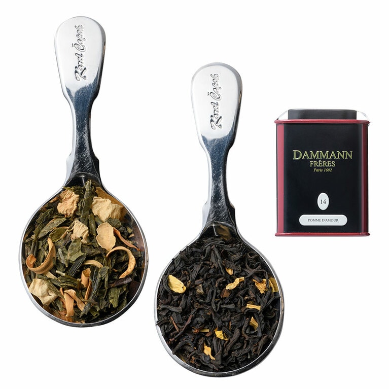 左から：「ヴェルサイユの夜」量り売り(50g) 660円、「ポムダムール」缶入り(30g) 1,100円／ダマンリュミエール 髙島屋大阪