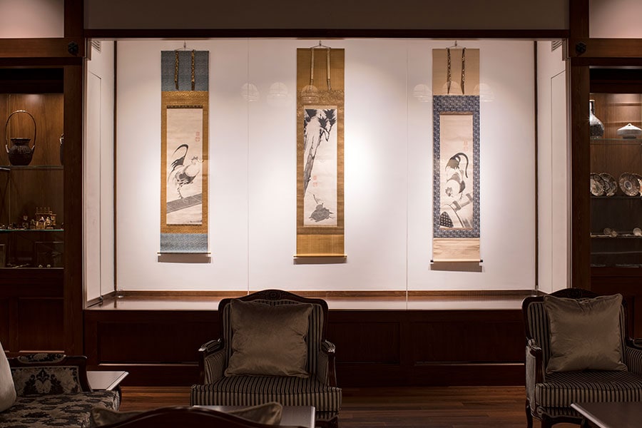 ゲストサロンに展示されている伊藤若冲の掛け軸(ただし掛け軸は定期的に掛け替える)。©ボルトムインターナショナル北海道