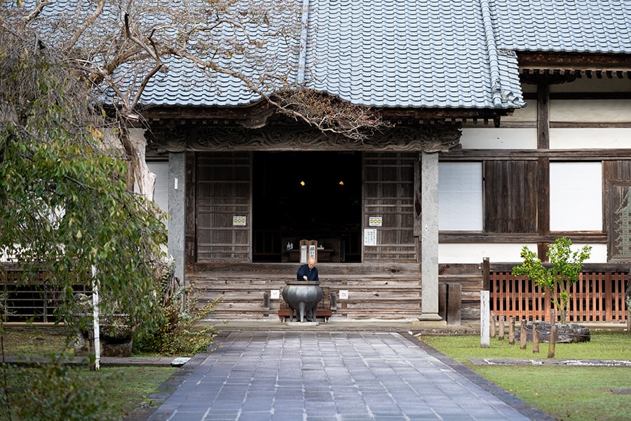 日蓮宗佐渡三本山の一つ、「蓮華王山 妙宣寺」の本堂。