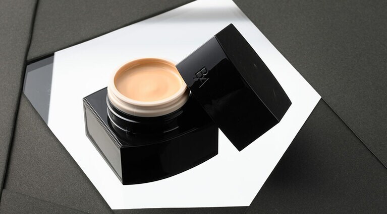 【ファンデーション部門 3位】B.A ハイドレイティング カラークリーム SPF25・PA++ 全6色 30g 16,500円、レフィル 13,750円／ポーラ