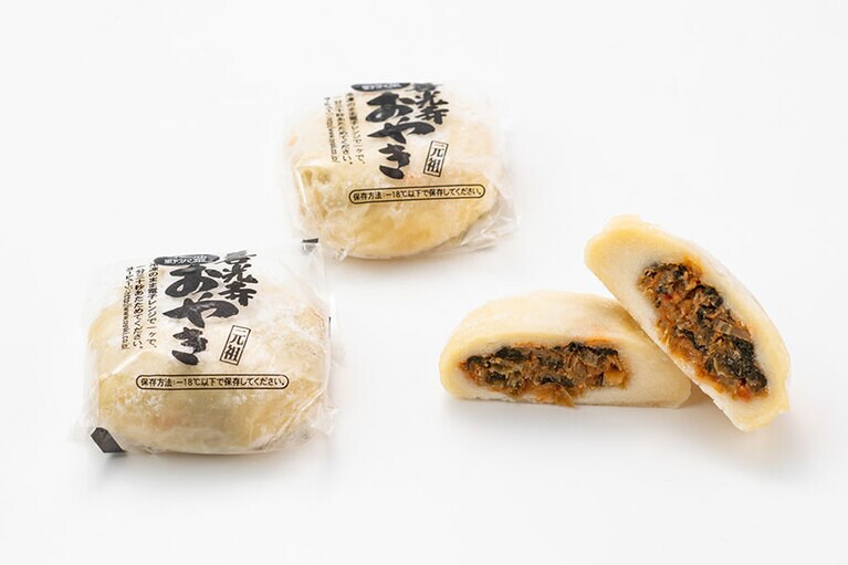 小林食品「善光寺おやき ピリ辛ラー油野沢菜」各180円(約100g)／長野県