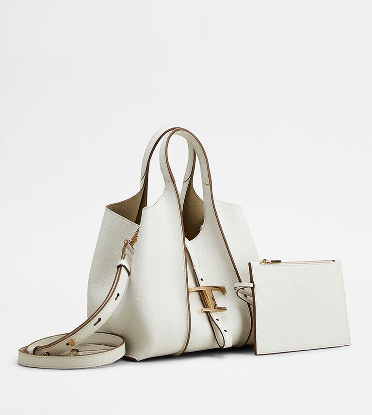 W23×H19.5×D12cm 185,900円。