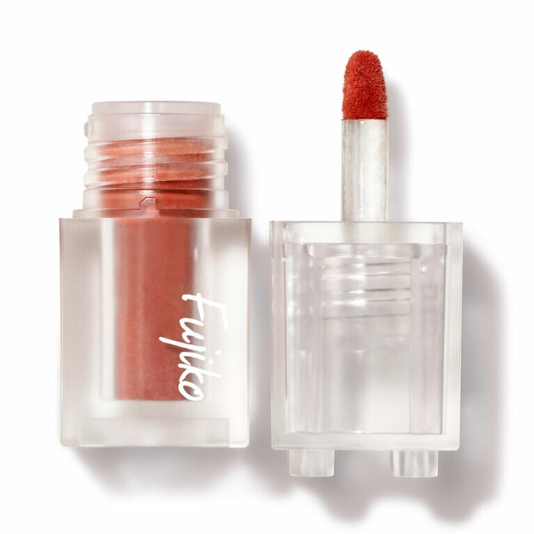 5位：水と粉が合体して生まれた“水パウダー”。唇、目元、頬、どこに使ってもOKのマルチアイテム。フジコ ミニエアリーディップパウダー 01  上気RED 1,210円／かならぼ