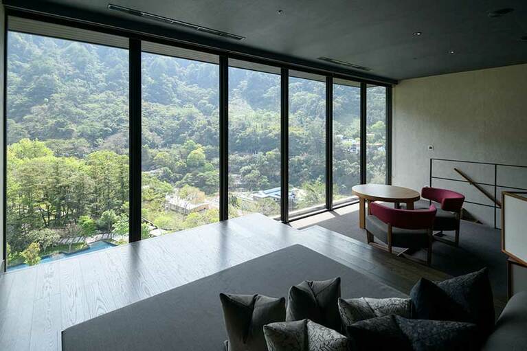 客室は全5タイプ。スタンダードタイプでも75㎡と広々。