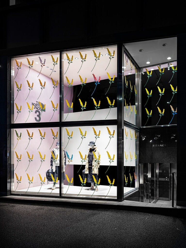 THE NORTH FACE 3(march)渋谷区神宮前6-10-8 NAビル。