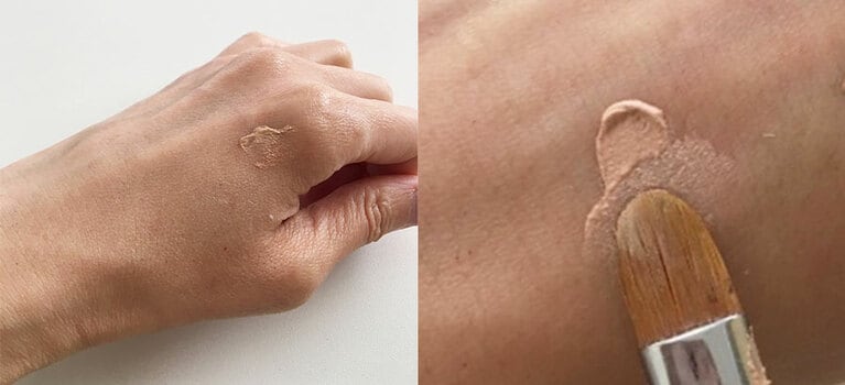 使うのは本当に超少量で！　量をコントロールしやすくするためにブラシを使うのがオススメ。