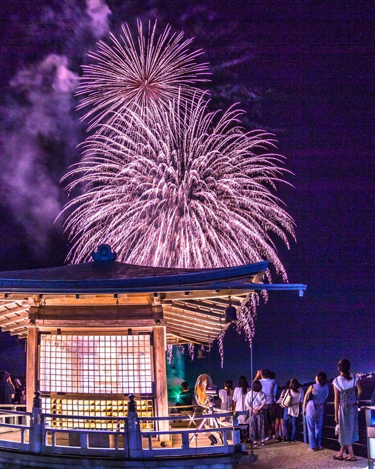 片山津温泉の花火。　©石川県観光連盟