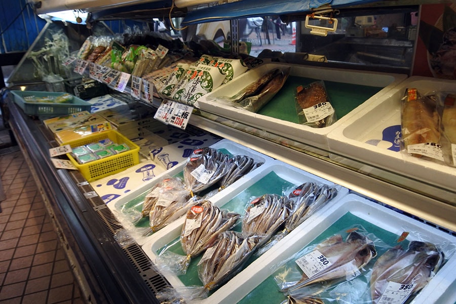 相模湾で獲れる新鮮な海の幸。古くからの観光地・箱根へ運ぶため、魚の加工品が名産に。