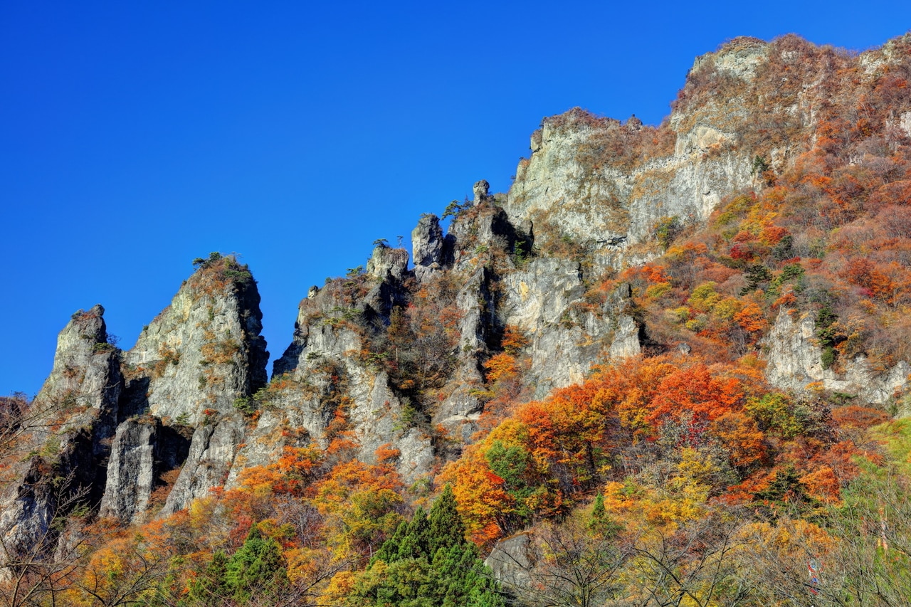 妙義山の紅葉。T.Hasebeイメージマート