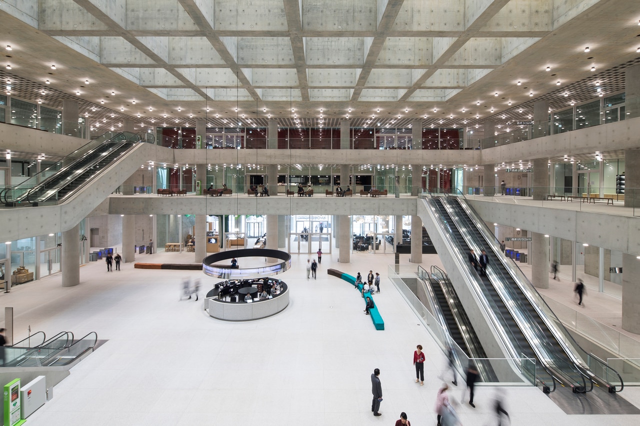 アモーレパシフィック本社の1Fエントランス。