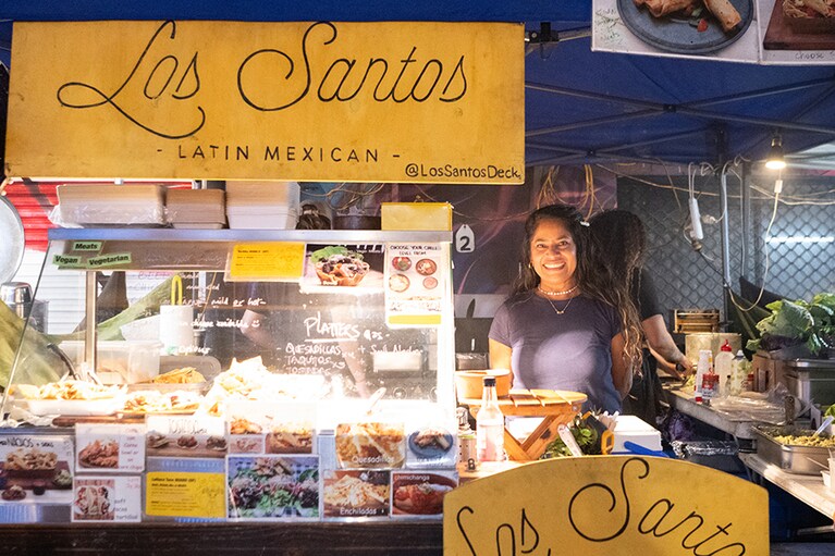 メキシカン「ロス・サントス」は、週末のみ出店。