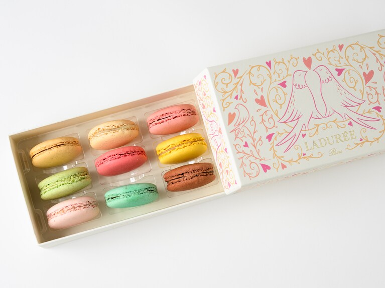 【ラデュレ】プティ・コロンブ マカロン9個入り　4,968円（税込）。