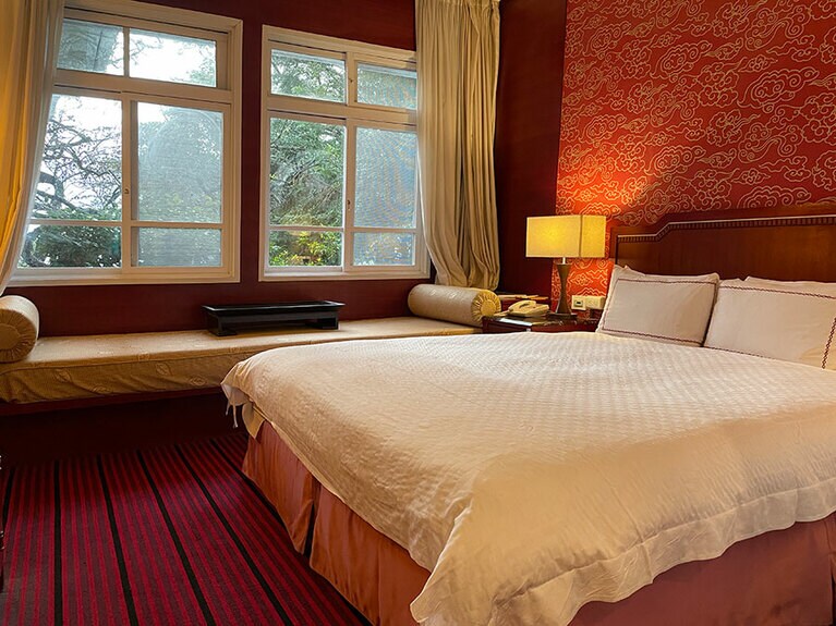 インスタ映えすると人気のレトロな客室。