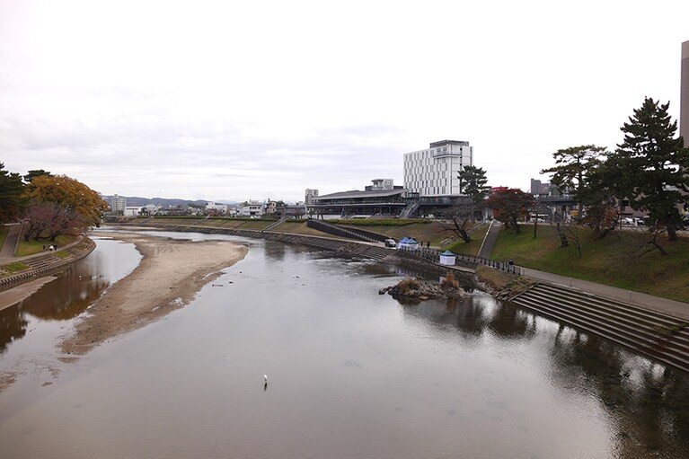 のんびりした乙川の風景。
