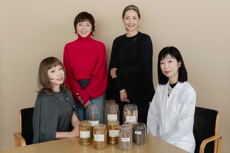 左より、野宮真貴さん、渡辺満里奈さん、松本孝美さん、木村容子さん