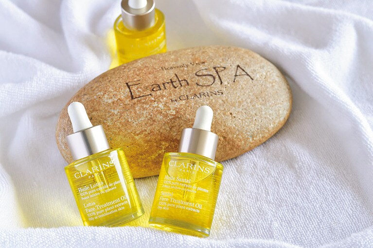 クラランス製品を使用した、オールハンドによるトリートメントメニューで極上の癒しを。