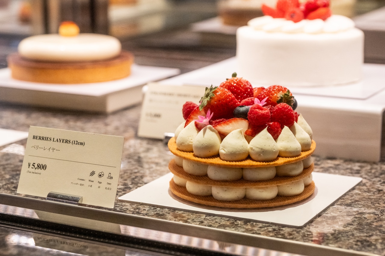 繊細なホールケーキは特別な日に。