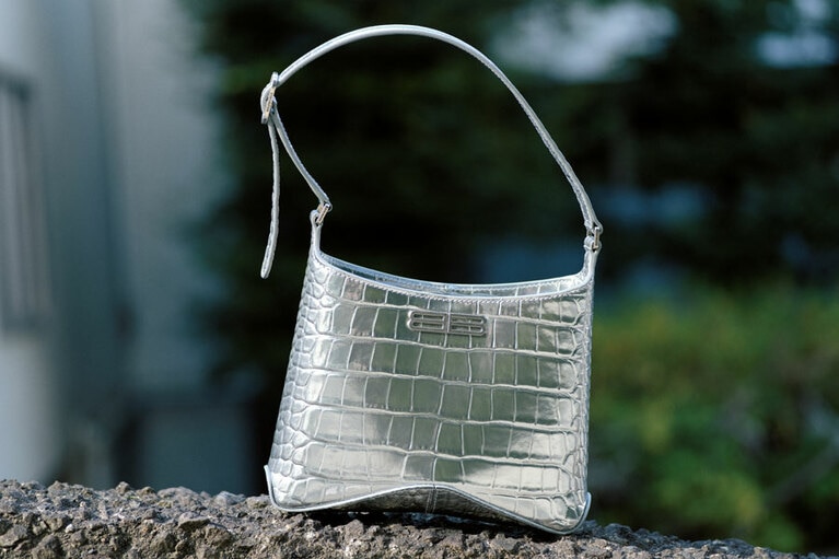 xx s バッグ H19×W20×D5cm 214,500円／バレンシアガ(バレンシアガ クライアントサービス)