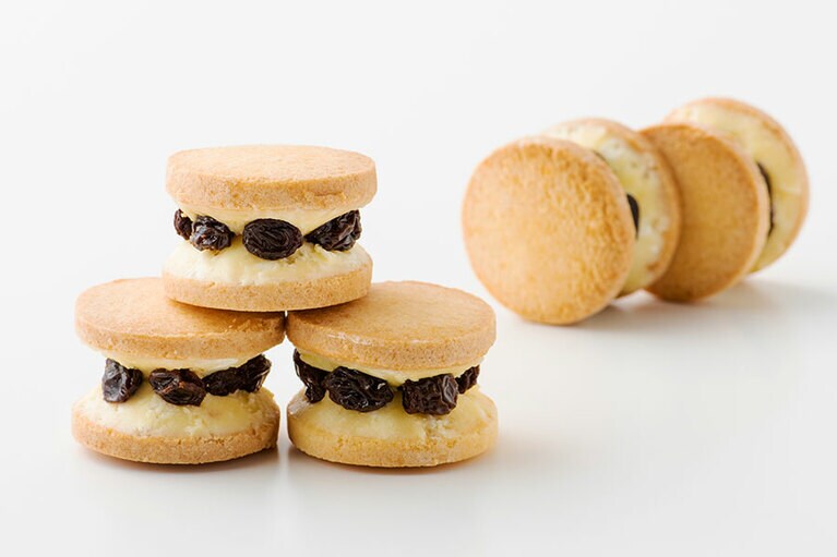 レーズンバターサンド 10個入り 1,907円／Sweets & Books キノシタ