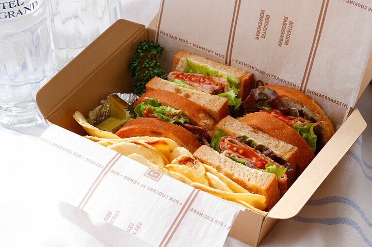 国産牛のローストビーフサンドウィッチ。