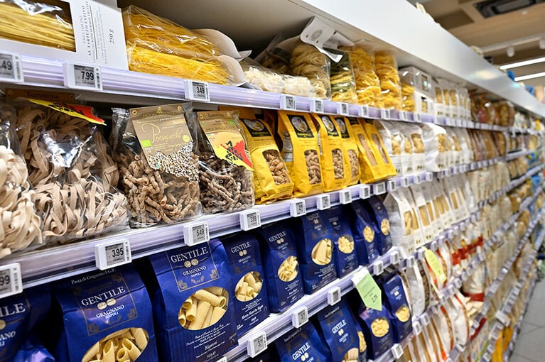 古代小麦パスタも各種取り扱い。