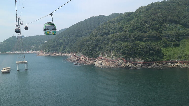 ダイナミックな風景が広がる松島海上ケーブルカー。