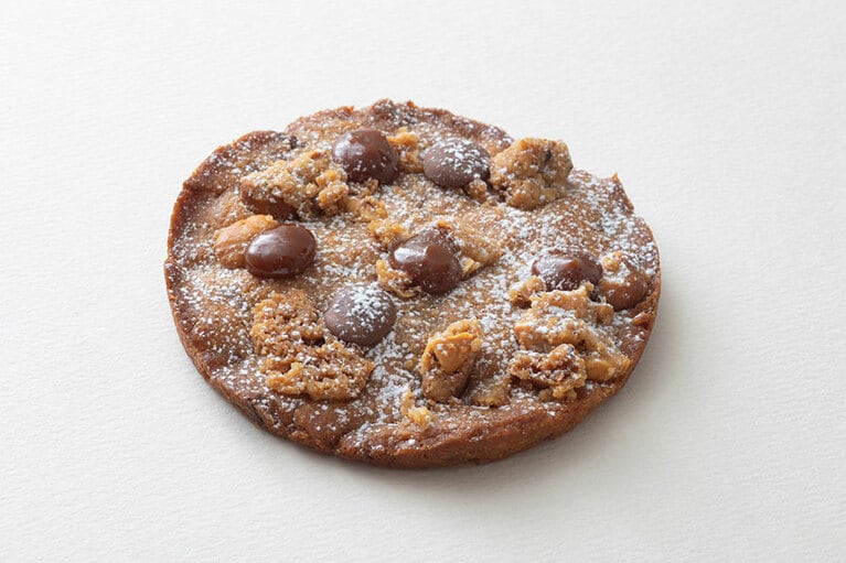 「ルノートルクッキー ショコラ・オ・レ＆ノワゼット」486円。