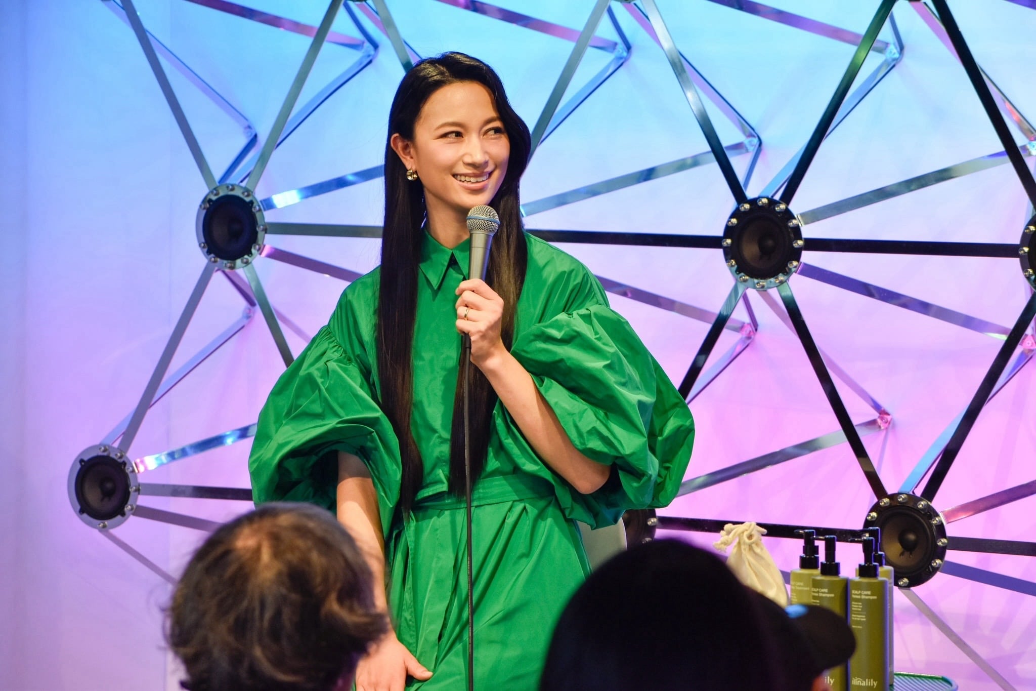 「iiinalilyはもう1人の子供のような存在」と語る高橋ユウさん。