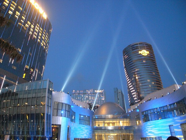 Creating CityCenter: 世界的な建築と新しいラスベガス img_59aeec896724cd66252ced79d5
