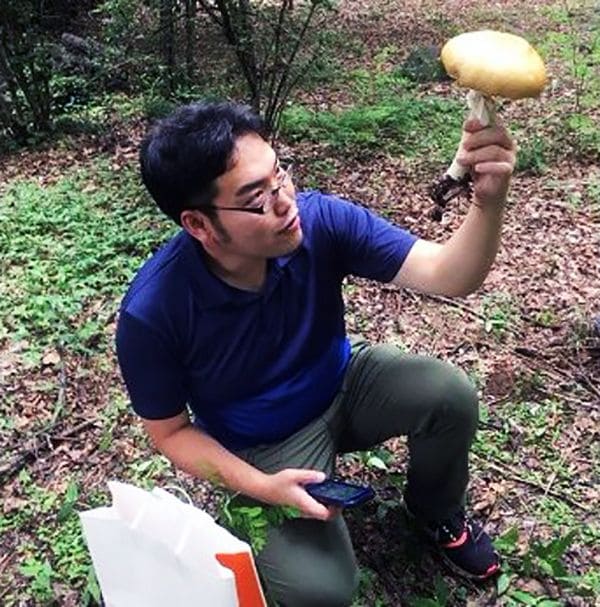 野食家の茸本氏（本人ツイッターより）