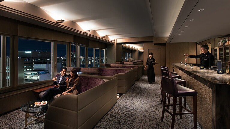 ホテル最上階（19階）の「Bar19（バーナインティーン）」。