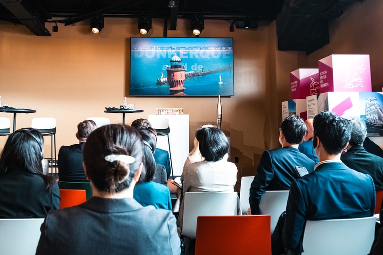 プレス関係者が多数出席したカンファレンス。