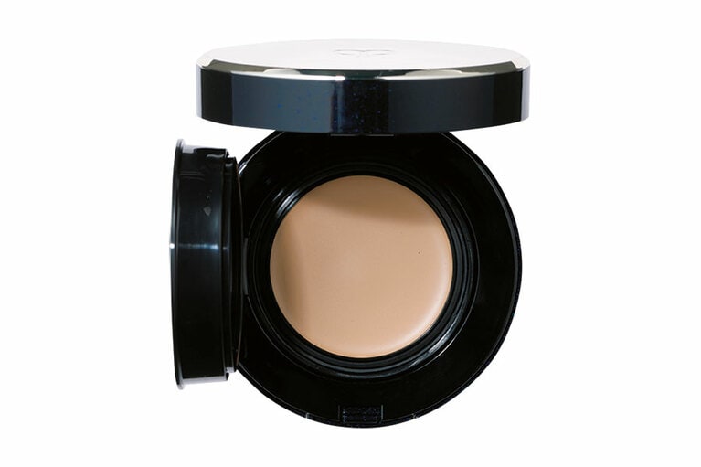 タンプードル クレームエクラ SPF25・PA+++ 全8色 10,000円／資生堂インターナショナル