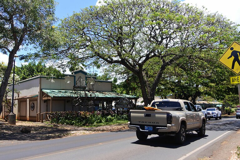 ハレイワで人気ショップをめぐりつつ、海遊びも！