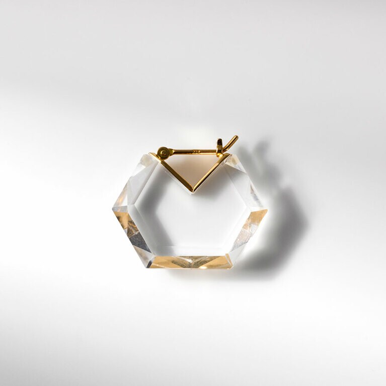 Hexagon Flat Earring 63,800円／SIMMON