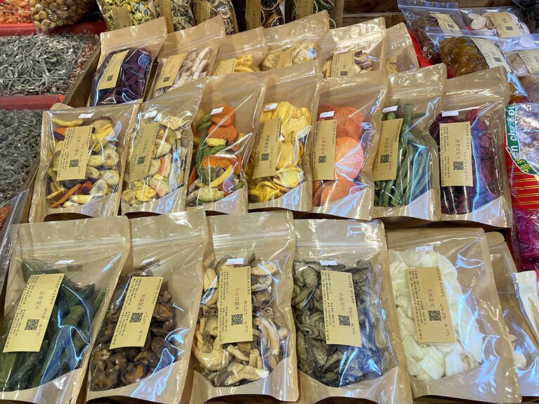 オクラやインゲン、シイタケも印象的な味わいです。