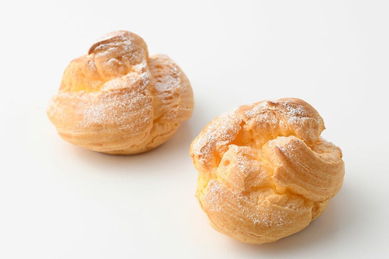 デリベイク明治屋 シュークリーム 各219円。