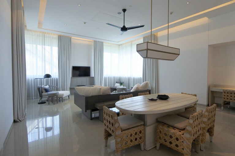 ファミリーやグループに選ばれる、広々としたバトゥ メジャン スイート。