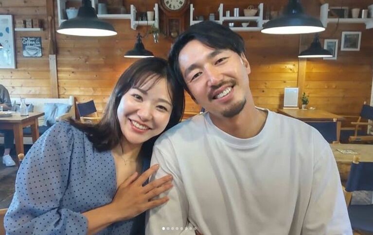 夫の河野恭介さんとのツーショット　吉田さんインスタグラムより