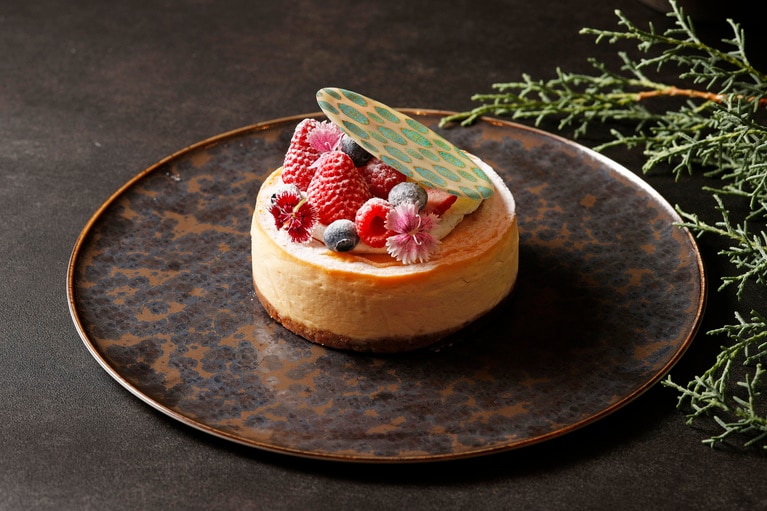 「CHRISTMAS FROMAGE」（限定60個）8,640円。直径12cm。