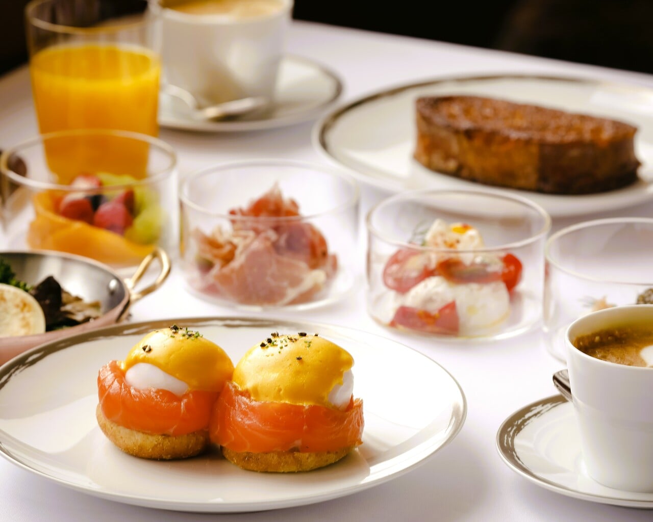 進化した心地よい美食空間「ジランドール by アラン デュカス」では、“宝石箱”がテーマの朝食も提供。宿泊ゲストのみが味わえる“特別感”に気分が上がります。