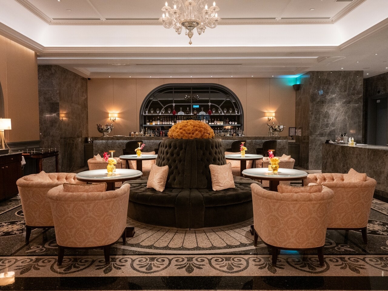 気品を醸すバーエリア。