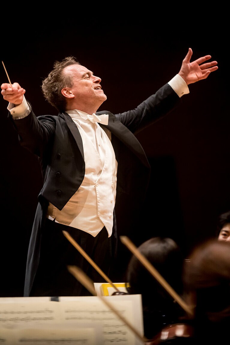 音楽監督ジョナサン・ノット。撮影：池上直哉