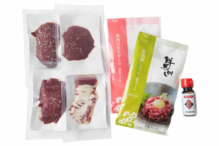 スライス6種 バラエティーセット〈霜降り50g、ロース60g、赤身40g、フタエゴ40g、ネギトロ60g、ユッケ50g、タレ1本付き〉4,980円(税込、送料無料)／馬肉専門店 菅乃屋